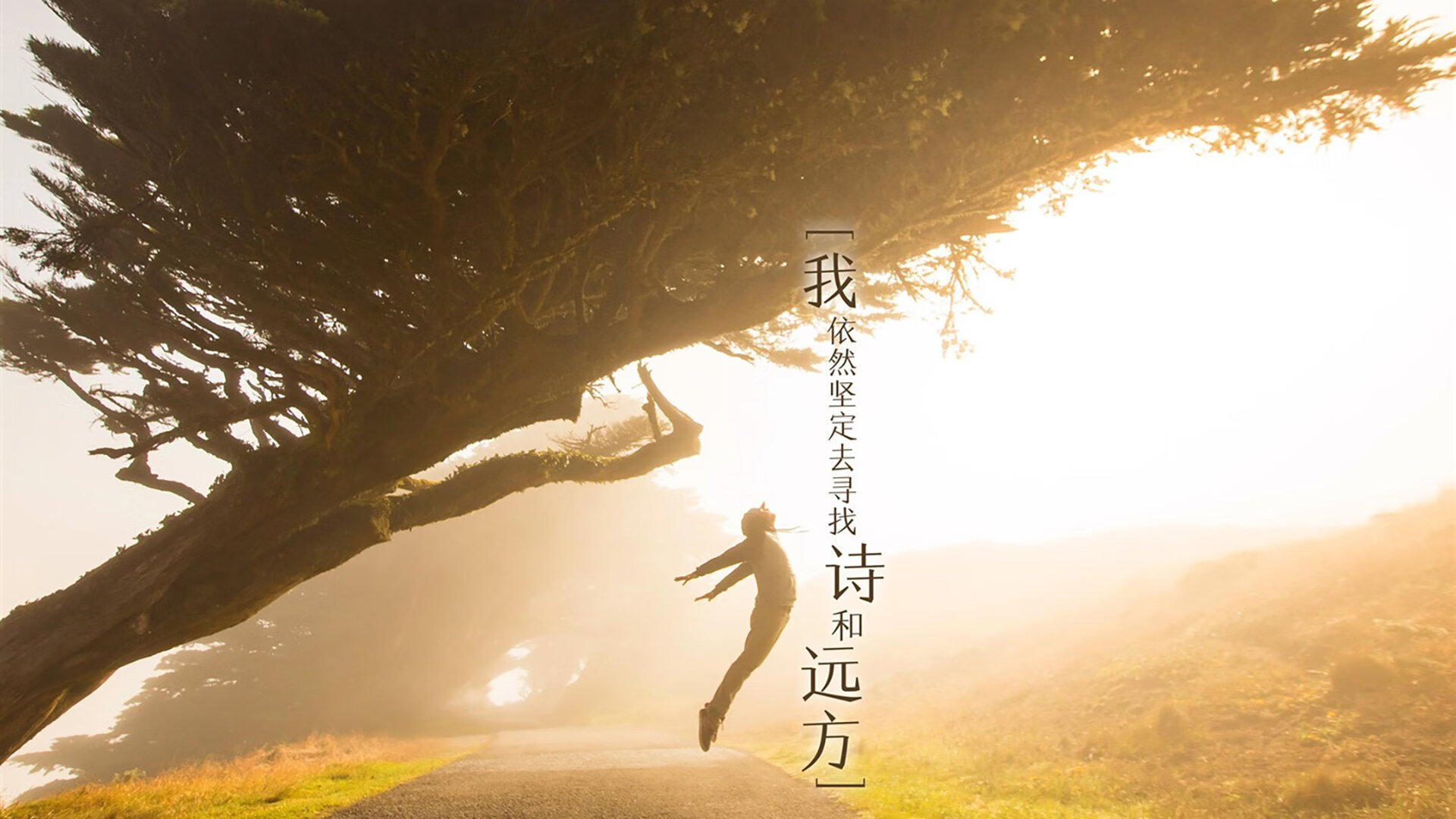 “羽毛球选手超常发挥，简阳文体中心赛场火爆”