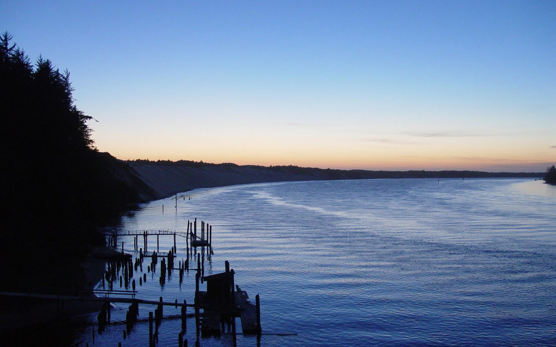 “费尔南多·比亚尔巴的传球与踢球技巧,助力美洲狮队突破瓶颈”